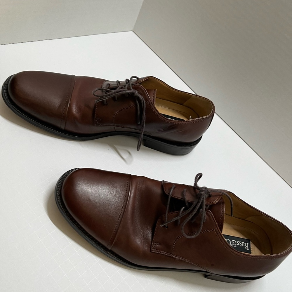 GH Bass Mens 10.5 Cap Toe Oxford